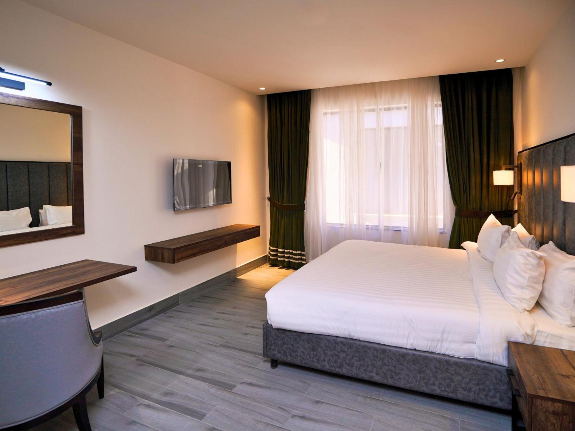 Hotel One Vogue Mall 35 רוואלפינדי מראה חיצוני תמונה