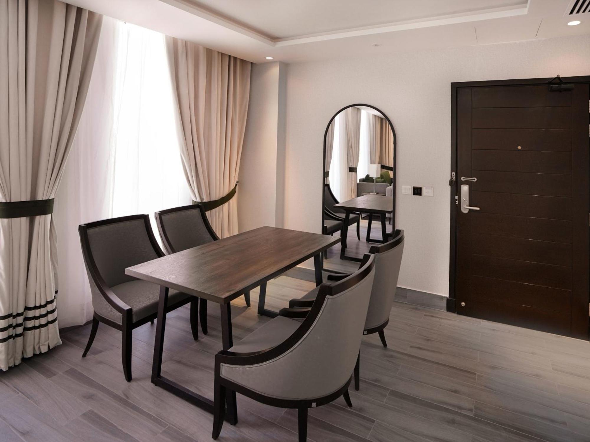 Hotel One Vogue Mall 35 רוואלפינדי מראה חיצוני תמונה