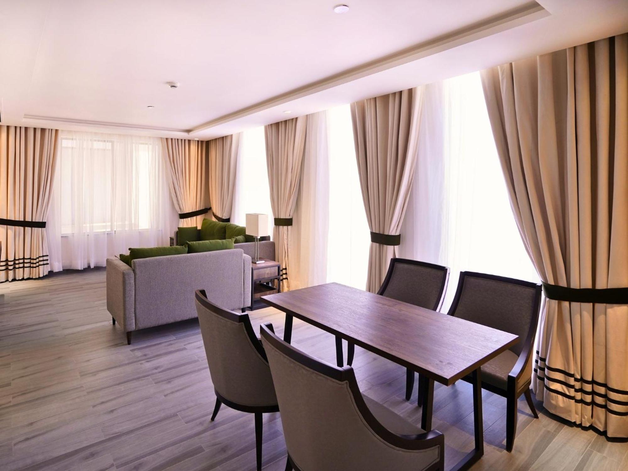 Hotel One Vogue Mall 35 רוואלפינדי מראה חיצוני תמונה