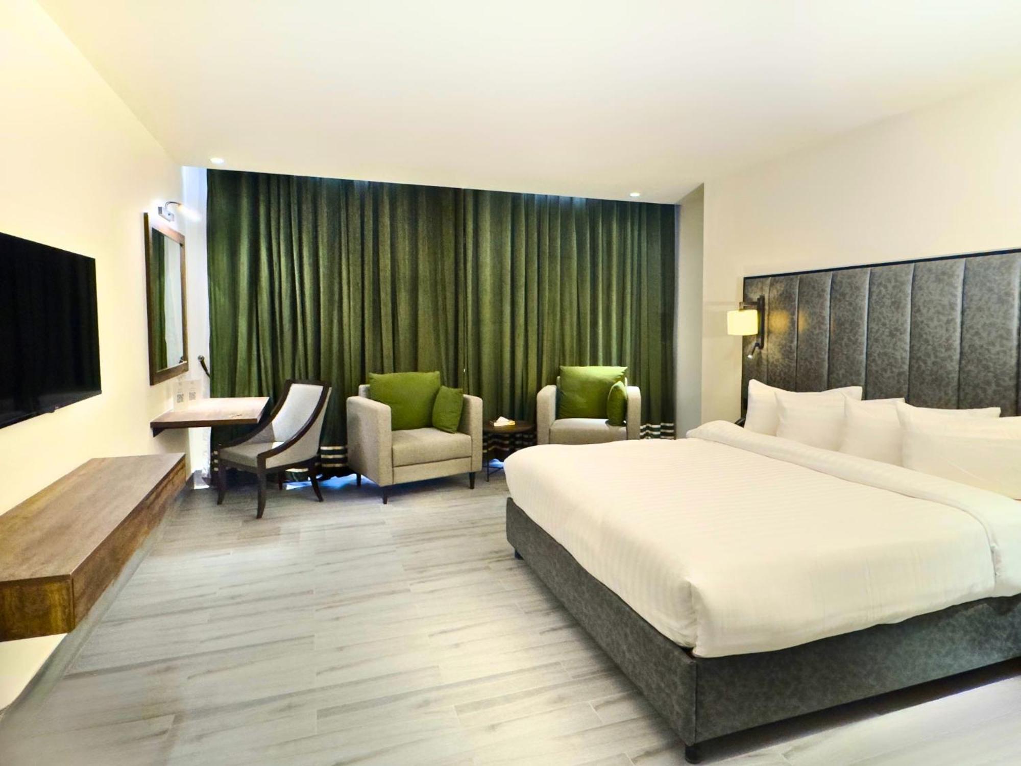 Hotel One Vogue Mall 35 רוואלפינדי מראה חיצוני תמונה