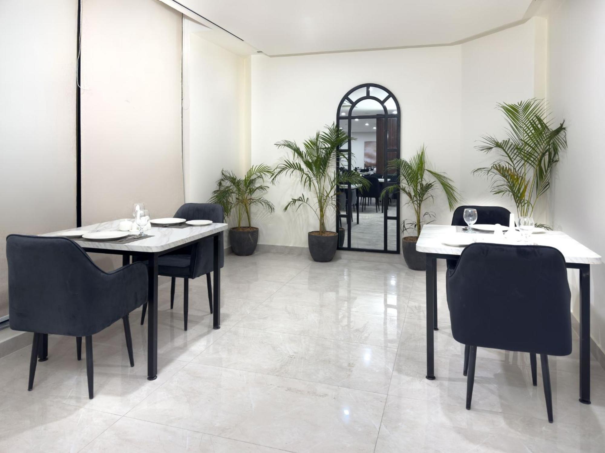 Hotel One Vogue Mall 35 רוואלפינדי מראה חיצוני תמונה